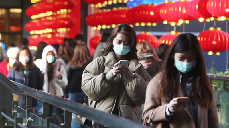 Hiện nay có thể xác định con đường lây nhiễm chủ yếu của virus corona mới là lây trực tiếp, lây nhiễm qua khí dung và lây nhiễm do tiếp xúc. 