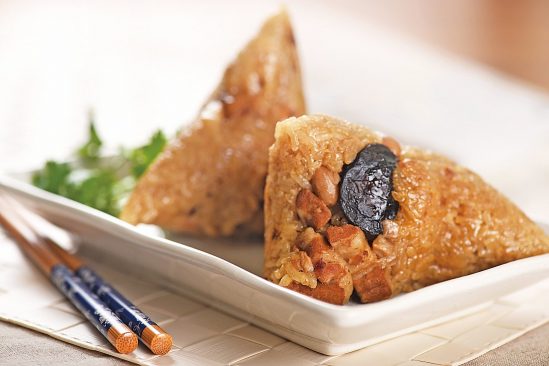 Tập tục ăn bánh ú trong dịp Tết Đoan Ngọ có lịch sử văn hóa lâu đời.