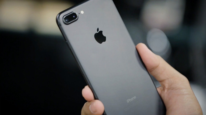 Nên mua iPhone 7 Plus hay Galaxy Note 8 chơi tết? - 4