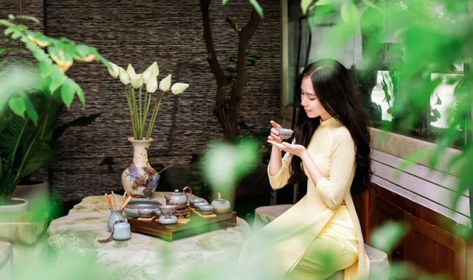 Xa xa là phong cảnh, trước mặt là nhân sinh, hãy sống vì hiện tại - H1