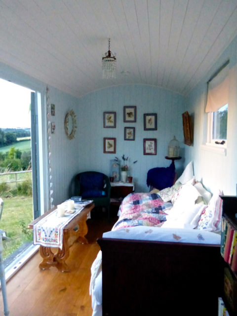 Những túp lều người chăn cừu ở Great Dorset Steam Fayre. (Ảnh: Michael Trolove. CC BY-SA 2.0)