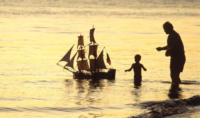 Người yêu bạn nhất không phải là bạn đời, cũng không phải con cái.3