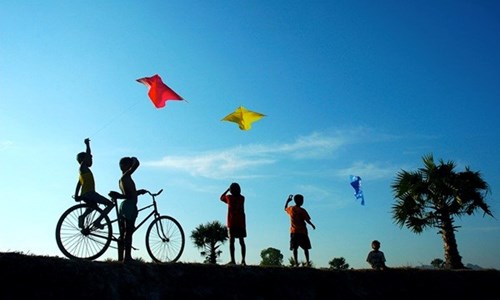 Lòng tốt đã được các nhà khoa học chia làm 2 loại là lòng tốt vị tha và lòng tốt tính toán.