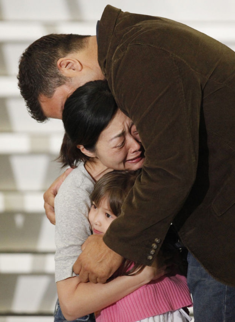 Lòng tốt không phải điều gì quá cao xa, nó đôi khi chỉ là một cái ôm an ủi giữa người với người.