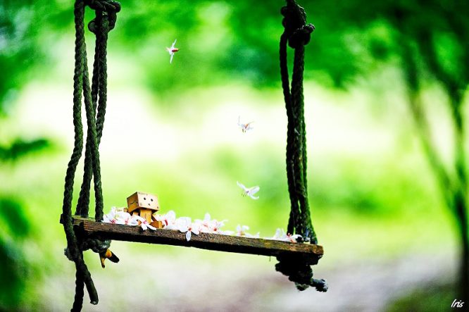 Cuộc sống vốn dĩ đã khó, hiểu được cuộc sống lại càng khó hơn.3