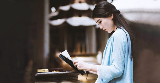 Cảnh giới đọc sách: Thiếu niên như ngắm trăng khe cửa, lão niên như thưởng trăng trên đài.1