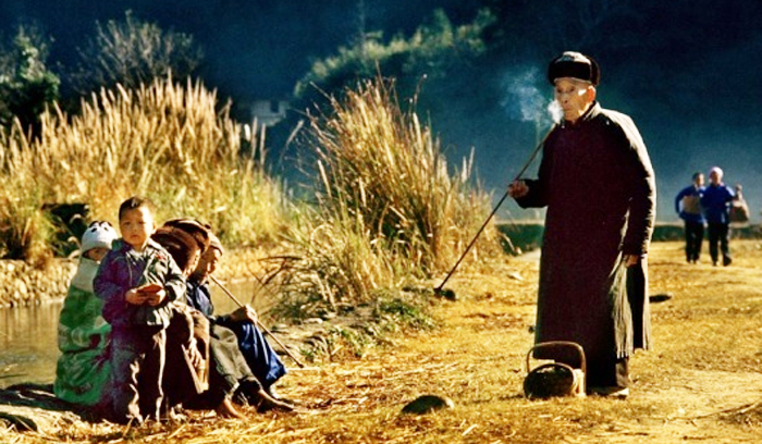 Tiền có thể từ từ kiếm ra, nhưng người thân một khi đã mất sẽ chẳng bao giờ có thể nói chuyện được nữa. 