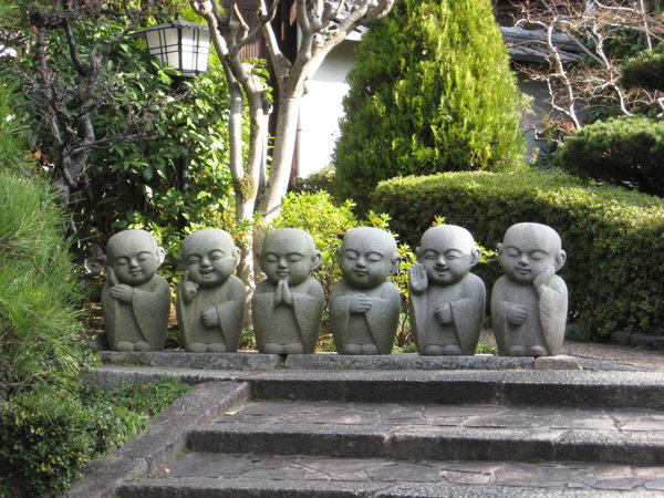 5731070-Super_cute_monks-0