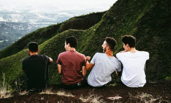 Dù là bạn bè thân thiết, nếu phạm 3 đại kỵ này thì tình cảm sẽ dần xa cách