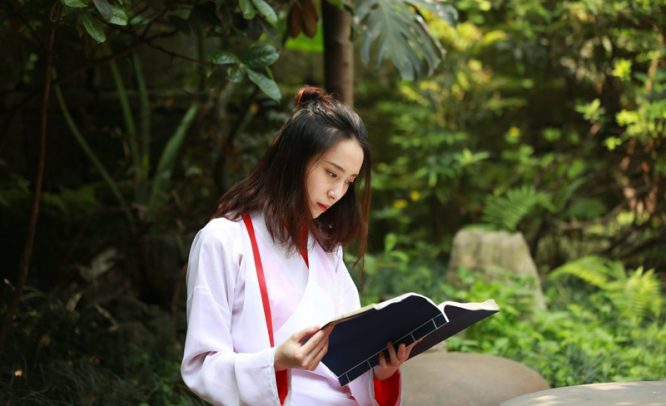 Con gái hỏi: "Cha ơi, con có xinh đẹp không?", câu trả lời của cha thật ấn tượng.1