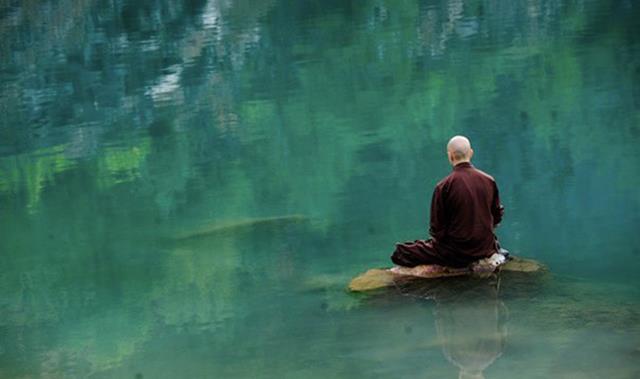 Nước cũng có ‘ký ức’: Mỗi giọt nước có một hình dạng khác nhau